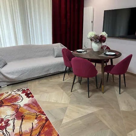 Apartamento De Deux Pieces A 40 Metres De La Et A Un Arret De Tramway Du Centre-ville